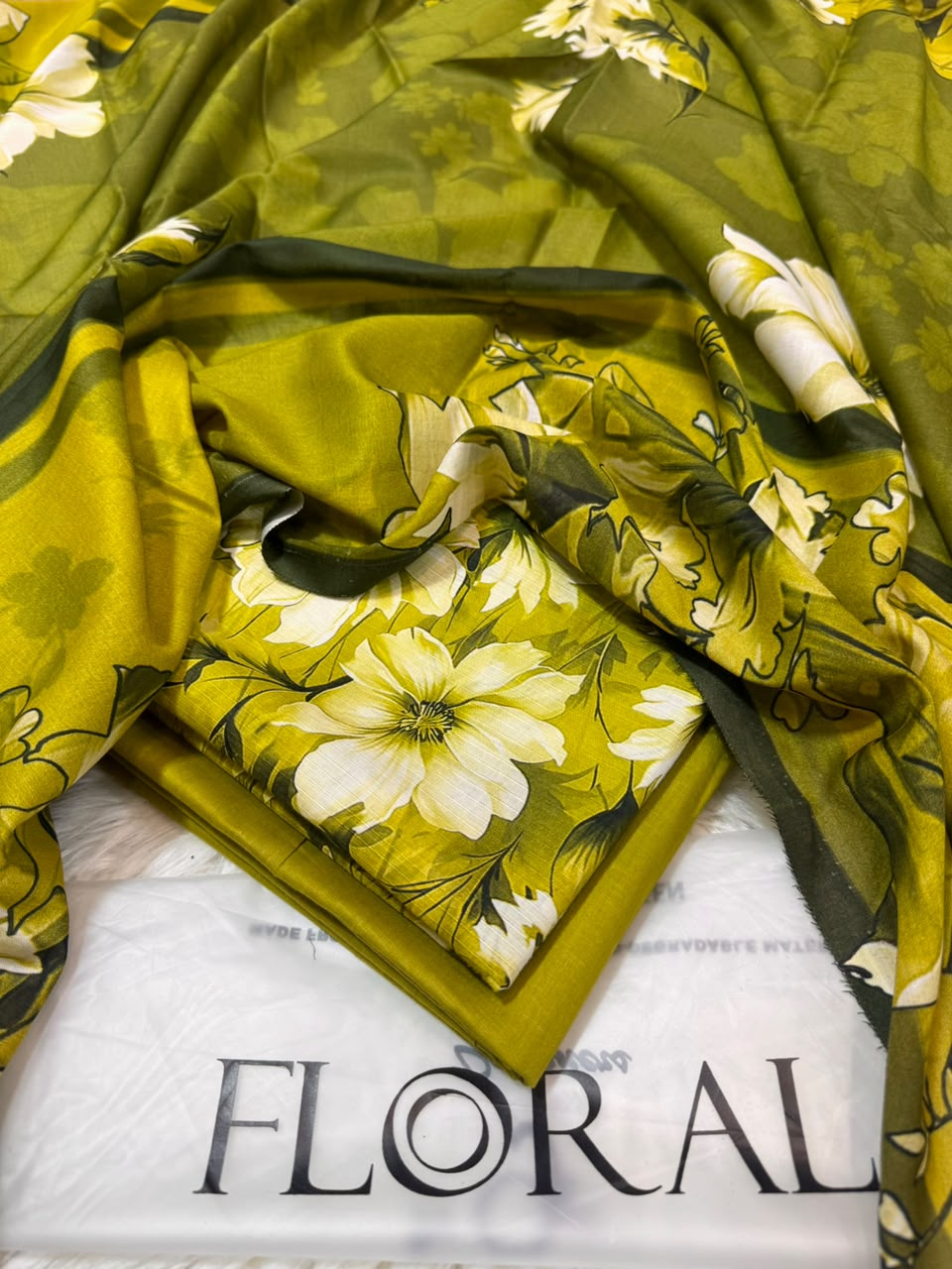 ✨ Floral Bana Dora Lawn 3PC 🌸